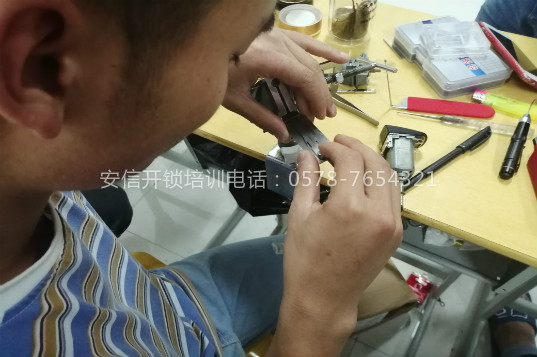 鹰潭开锁生意真的赚钱吗？
